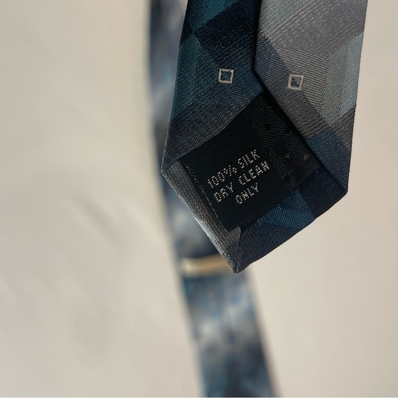 Vintage Pierre Cardin Necktie Tie Classic Size Blue/Silver/Black Geometric Sill - Picture 6 of 8